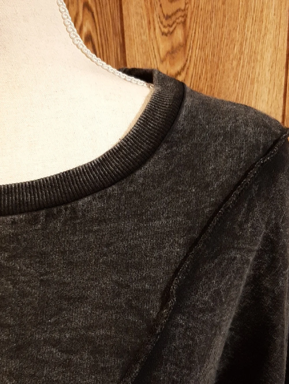 🥀🍋NWT BiBi Long-Sleeved Black Mineral-Wash Uneven Hem Sweatshirt (XL) 🥀 - Picture 2 of 8